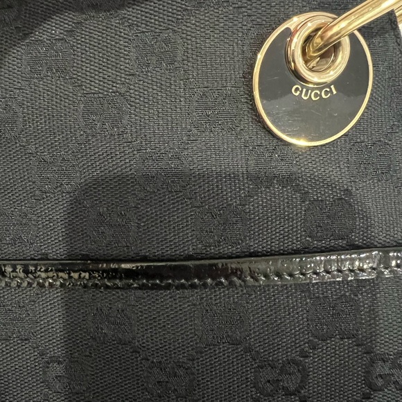 Gucci GG Shoulder Bag - Picture 12 of 15